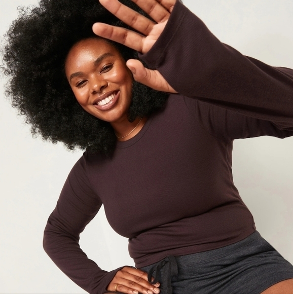 Old Navy UltraLite Long-Sleeve Crew-Neck Ribbed Cropped Top for Women - Picture 1 of 9